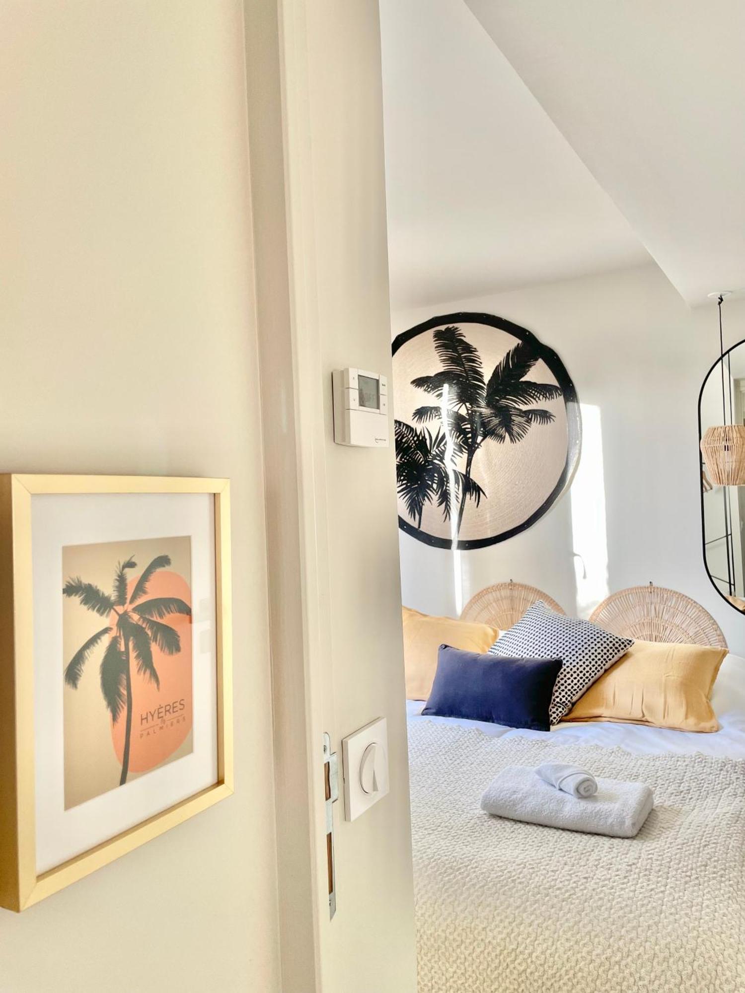Bas De Villa - 300M Plage De La Capte - 2 Hebergements Disponibles Hyeres Luaran gambar